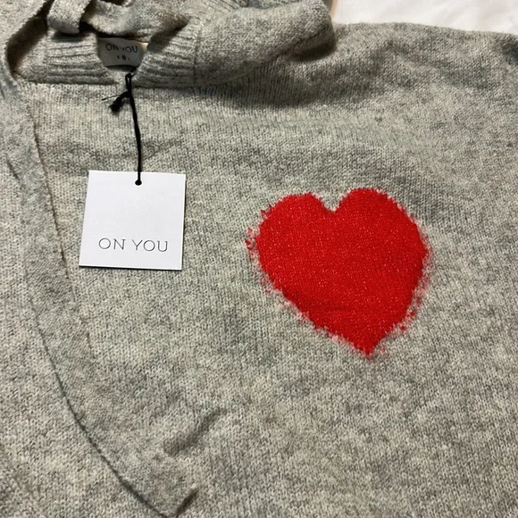 NWT hooded Sweater by On you - Picture 2 of 4